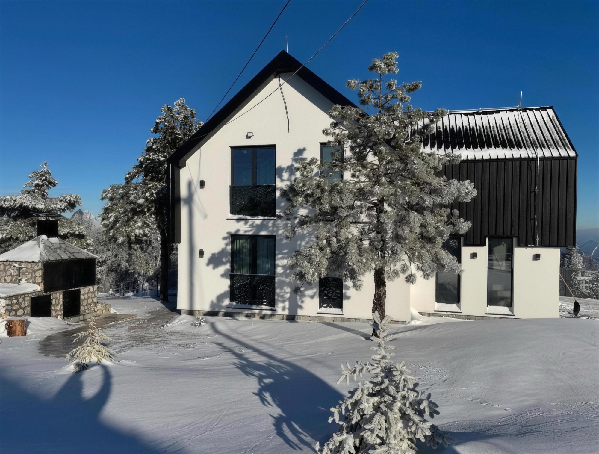 Vila Vidikovac zimi, pod dubokim snegom
